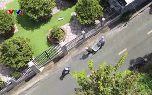 "Biệt đội" vá đường không công