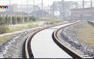 Năng lượng mặt trời trên đường ray