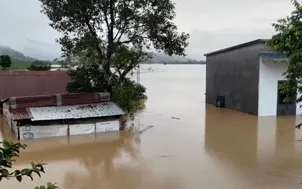 Đắk Lắk: Mưa lớn kéo dài, nhiều nơi ngập sâu