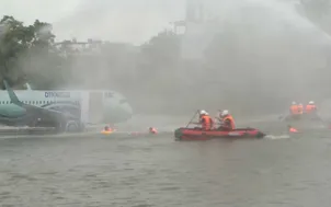 Diễn tập khẩn nguy sân bay địa hình phức tạp ao, hồ, đầm lầy