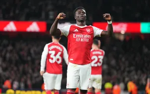 Saka ghi bàn, Arsenal củng cố ngôi đầu Ngoại hạng Anh