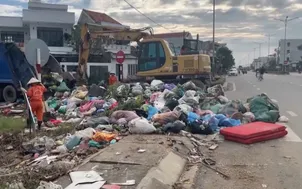 Đắk Lắk: Tập trung xử lý rác thải tồn đọng sau lũ