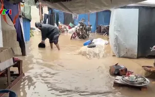 Người dân Gaza chật vật do ngập lụt