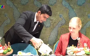 Trà chiều giáng sinh tại London