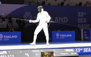 Ngược dòng "không tưởng", Nguyễn Phước Đến giành HCV kiếm ba cạnh