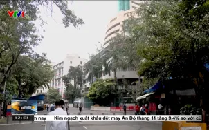 Ấn Độ ngăn đồng nội tệ giảm giá