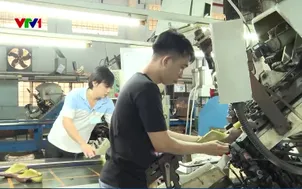 Doanh nghiệp tính toán thưởng tết cho người lao động