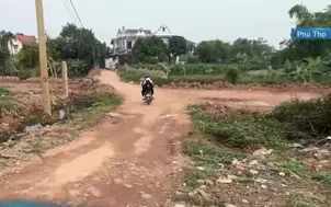 Đường thi công dở dang gây ảnh hưởng người dân