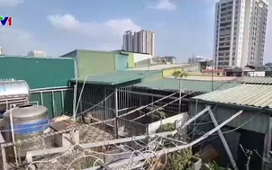 Chồng tầng trái phép trên tầng thượng tập thể 