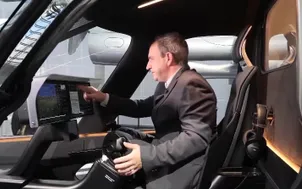 Taxi bay - Phương tiện di chuyển hàng không đại chúng