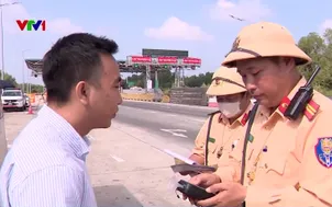 Tăng cường kiểm tra xe khách dịp cuối năm