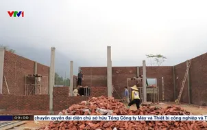 Đẩy nhanh tiến độ làm nhà cho người dân vùng lũ