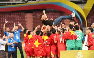 Bóng đá Việt Nam và dấu ấn HLV Kim Sang-Sik: Thành công không tới từ những phép màu