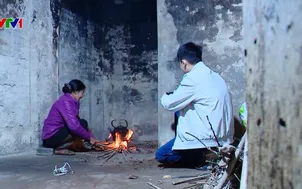 Người cao tuổi "chuyển mình" với công nghệ số 