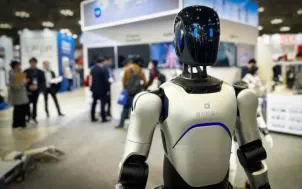 Trung Quốc tăng tốc ứng dụng robot hình người