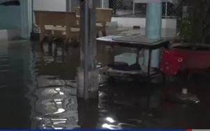 Triều cường dâng cao trong đêm