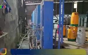 Phá đường dây sản xuất, buôn bán gas giả quy mô lớn