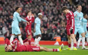 Mất điểm tại Anfield, Liverpool vẫn vượt mặt MU trên bảng xếp hạng Ngoại hạng Anh