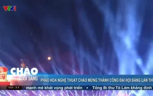 Pháo hoa rực sáng bầu trời Hà Nội mừng thành công Đại hội XIV của Đảng