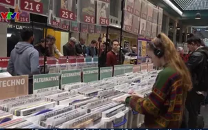 Đĩa than giữa thời đại số