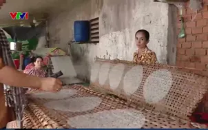 Giữ lửa làng bánh tráng trăm năm tuổi