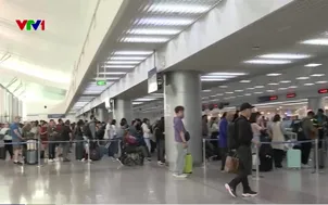Tân Sơn Nhất nhộn nhịp đón kiều bào về quê ăn Tết