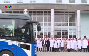 Bữa cơm tất niên và chuyến xe yêu thương