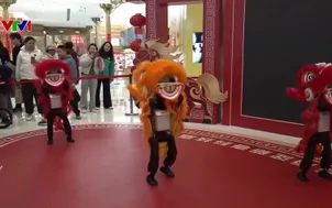 Robot rộn ràng đón Tết Nguyên đán tại Bắc Kinh