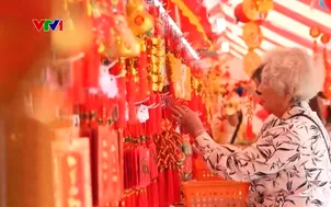 Tết về với chợ Việt ở Mỹ 