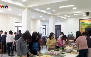 Hương vị Tết Việt ấm áp và sẻ chia tại Trung Quốc 