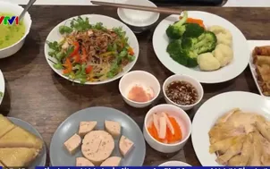 Người Việt xa quê giữ gìn hương vị Tết