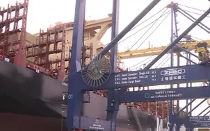 Phí logistics tăng cao