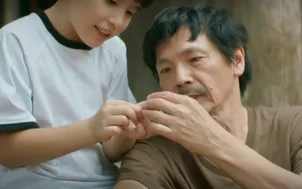 Đồng hồ đếm ngược - Tập 10: Đứa con lạc lối của thầy Thắng trở về, Thành lấy được thêm tuổi thọ cho mẹ