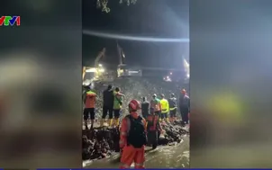 Sạt lở bãi rác lớn nhất Indonesia