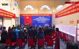 Thiêng liêng lễ chào cờ ngày hội bầu cử toàn dân