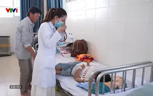 Quảng Ngãi: 19 người ngộ độc nghi do ăn bánh mỳ