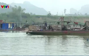 Mất đất sản xuất do khai thác cát trên sông