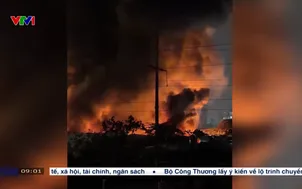 Cháy lớn kho xưởng tại Hà Nội