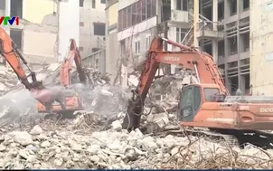 Phá dỡ khách sạn Điện lực bên hồ Hoàn Kiếm