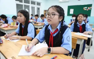 Thêm “phiên bản số” cho sách giáo khoa: Học sinh được lợi gì?