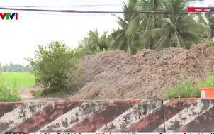 Bóc bán đất mặt ruộng, đe dọa sinh kế nông dân