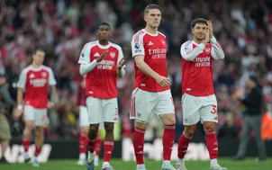 Thắng áp đảo Fulham, Arsenal nới rộng khoảng cách với Manchester City lên 6 điểm