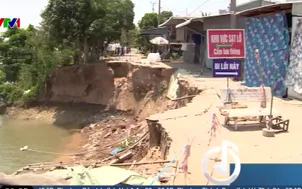 Sạt lở vì cất nhà ven sông