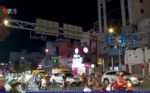 Ùn ứ sau khi đảo chiều làn xe trên đường Cộng Hòa