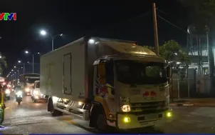 Phạt nhiều lái xe vi phạm tại chợ Bình Điền trong đêm