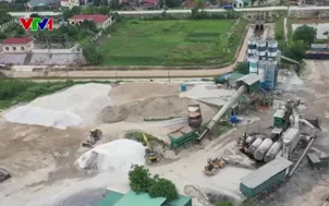 Khu dân cư bị bụi và ồn vì xe tải