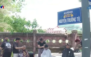 Tiệm cắt tóc đổi nụ cười