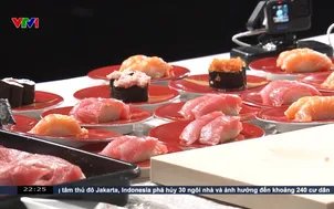 Cuộc thi đầu bếp sushi băng chuyền
