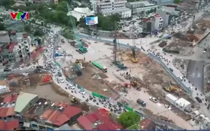 Chống ùn tắc giao thông khu vực rào chắn công trường