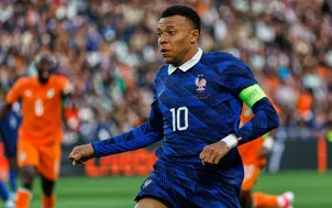 Mbappé đã khoan thủng "lớp bê tông" của đại diện Châu Phi như nào?
